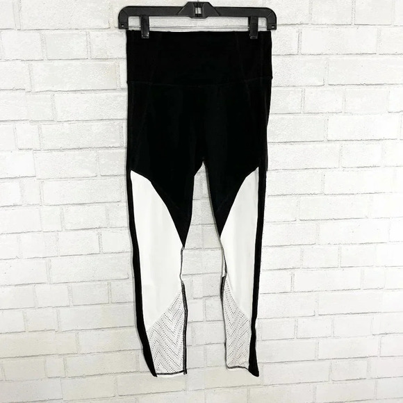 Athleta Black and White Cropped Leggings with Laser Cut Details Women's Small - Picture 1 of 7